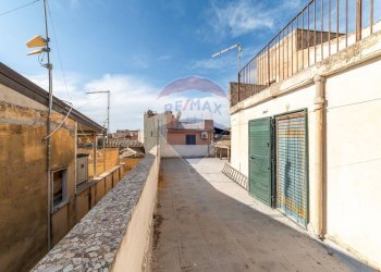 Terrazza - Casa indipendente Via La Manna
 
7, Adrano - foto 27