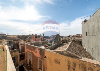 Edificio all\'aperto - Casa indipendente Via La Manna
 
7, Adrano - foto 30