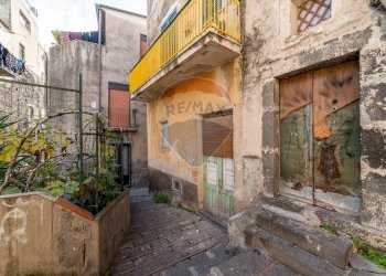 Casa all\'aperto - Casa indipendente Via La Manna
 
7, Adrano - foto 32