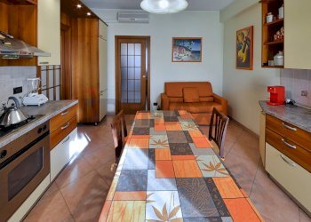 Sala da pranzo - Quadrilocale Via C. Battisti
 
4, Nova Milanese - foto 8