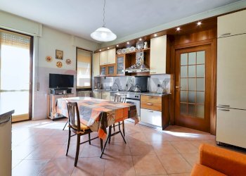 Cucina - Quadrilocale Via C. Battisti
 
4, Nova Milanese - foto 29