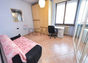 Camera / camera da letto - Quadrilocale Via C. Battisti
 
4, Nova Milanese - foto 32