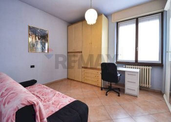 Camera / camera da letto - Quadrilocale Via C. Battisti
 
4, Nova Milanese - foto 33