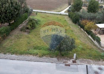 Giardino - Terreno edificabile VIA DEGLI ULIVI
 
19, Cupramontana - foto 3