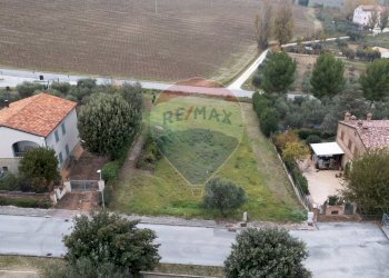 Casa all\'aperto - Terreno edificabile VIA DEGLI ULIVI
 
19, Cupramontana - foto 2