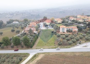 Posizione della mappa - Terreno edificabile VIA DEGLI ULIVI
 
19, Cupramontana - foto 8