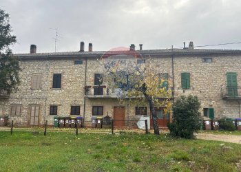 Casa all\'aperto - Casa semi indipendente Via 8 Marzo
 
8, Fratta Todina - foto 1