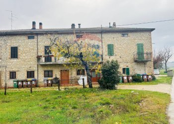 Casa all\'aperto - Casa semi indipendente Via 8 Marzo
 
8, Fratta Todina - foto 2