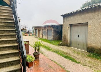 Casa all\'aperto - Casa semi indipendente Via 8 Marzo
 
8, Fratta Todina - foto 11