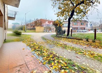 Giardino - Casa semi indipendente Via 8 Marzo
 
8, Fratta Todina - foto 23