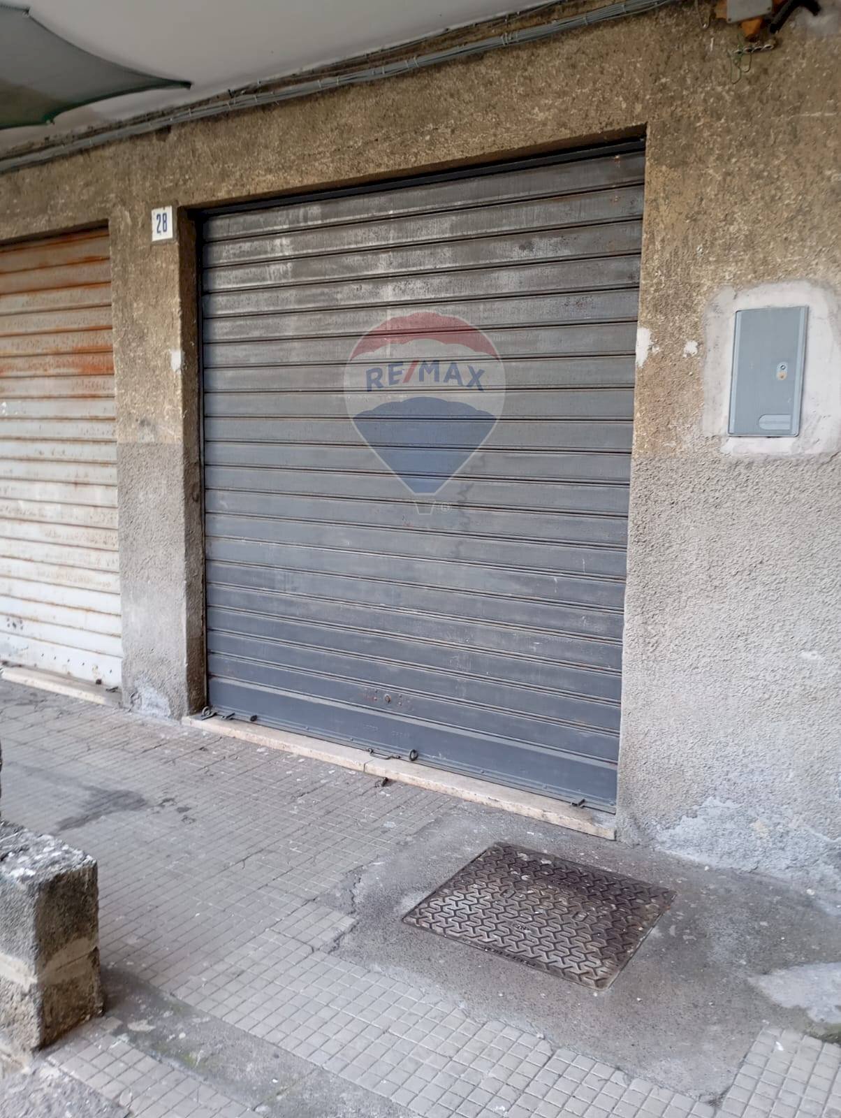 Parcheggio - Locale Commerciale VIA LARGO CALABRIA
 
28, Catania - foto 1