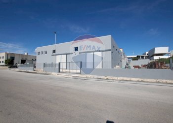 Edificio all\'aperto - Locale Commerciale via Paolo Borsellino, Floridia - foto 1