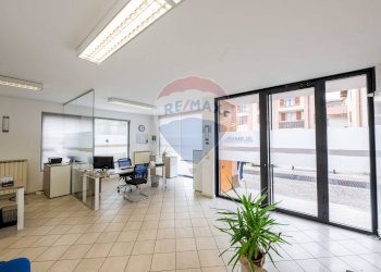 Ufficio - Commercial Premises VIA ARCIPRETE ROTA
 
26/28, Lallio - photo 1