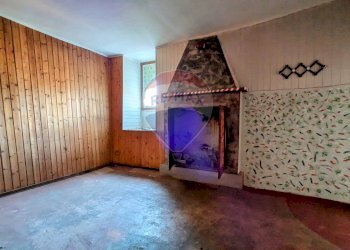 Stanza vuota - Casa semi indipendente Costa Volpino - foto 19