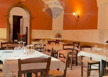 Sala da pranzo - Commercial Premises via Nazario Sauro
 
25, Sillavengo - photo 10