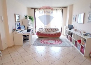 Soggiorno - Bilocale via scalina
 
28, Garlasco - foto 1