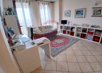 Soggiorno - Bilocale via scalina
 
28, Garlasco - foto 2