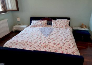 Camera / camera da letto - Bilocale via scalina
 
28, Garlasco - foto 12