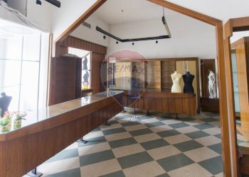 Camera / camera da letto - Shop Largo Roma
 
3, Salsomaggiore Terme - photo 19