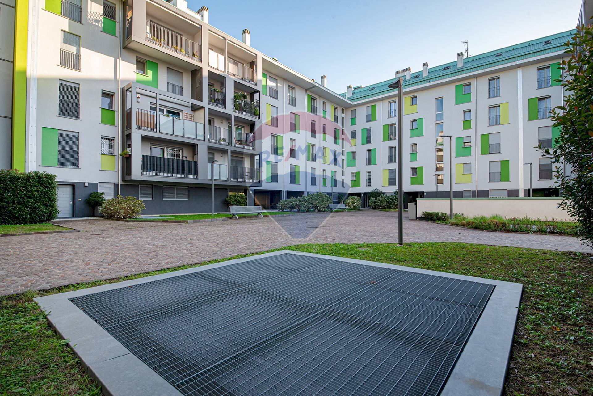 Edificio all\'aperto - Trilocale Pero - foto 2