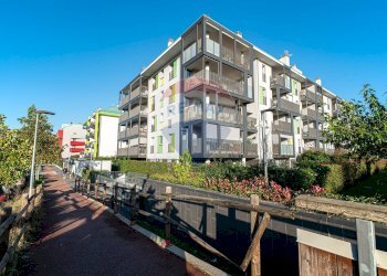 Edificio all\'aperto - Trilocale Pero - foto 1