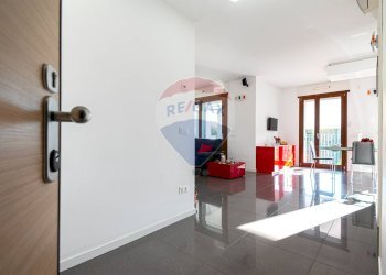 Stanza vuota - Trilocale Pero - foto 3