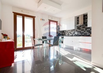 Sala da pranzo - Trilocale Pero - foto 7