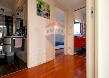 Hall / corridoio - Trilocale Pero - foto 11