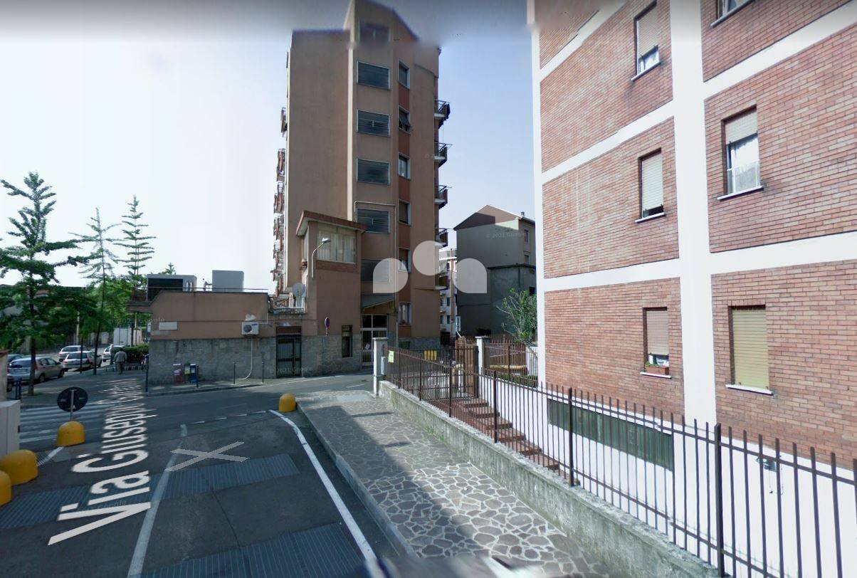 Via di ingresso ai box - Box Andrea Doria
 
2, Nova Milanese - photo 3