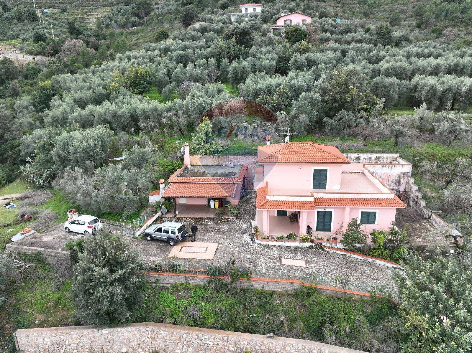 Casa all\'aperto - Casa indipendente CONTRADA CALABRETTO
 
194, Itri - foto 1