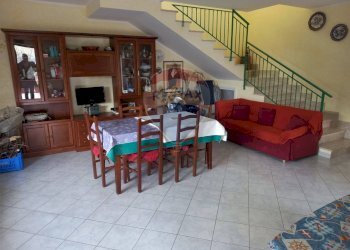 Sala da pranzo - Casa indipendente CONTRADA CALABRETTO
 
194, Itri - foto 7