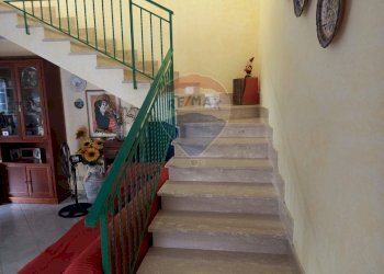 Scale - Casa indipendente CONTRADA CALABRETTO
 
194, Itri - foto 12