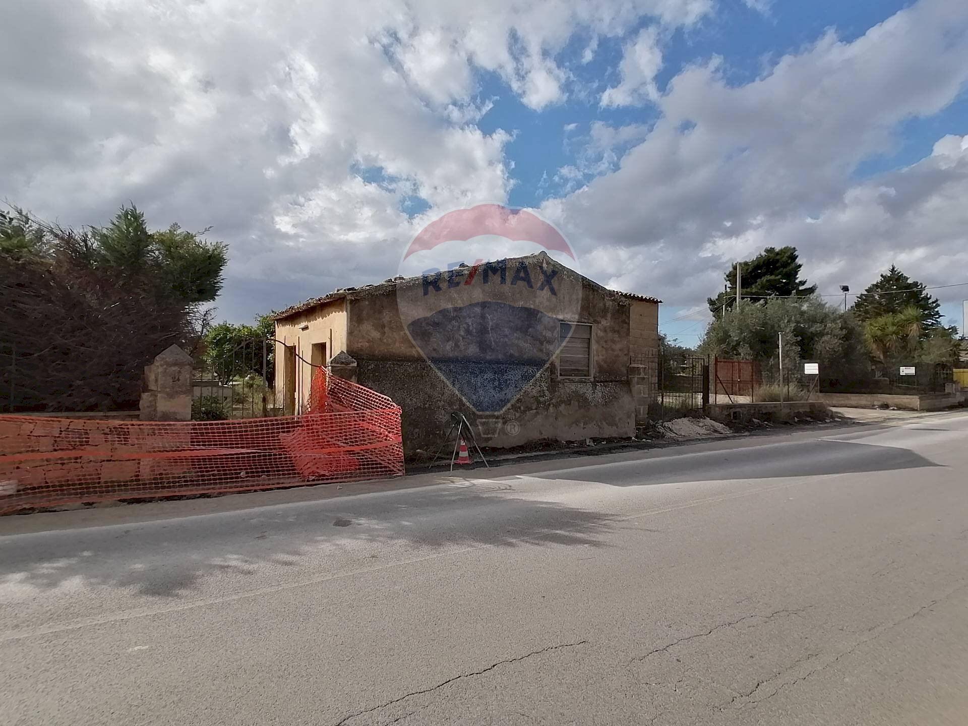 Edificio all\'aperto - Villa via Sandro Pertini strada provinciale 4 Comiso, Comiso - foto 1