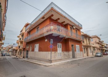 Edificio all\'aperto - Villa Bifamiliare Via NIno Bixio
 
62, Pozzallo - foto 1