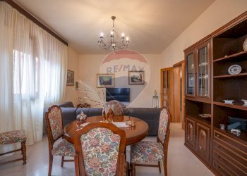 Sala da pranzo - Villa Bifamiliare Via NIno Bixio
 
62, Pozzallo - foto 3