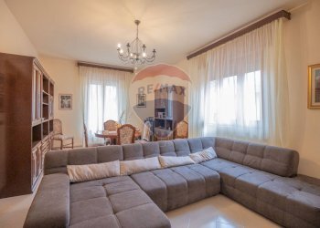 Sala da pranzo - Villa Bifamiliare Via NIno Bixio
 
62, Pozzallo - foto 6