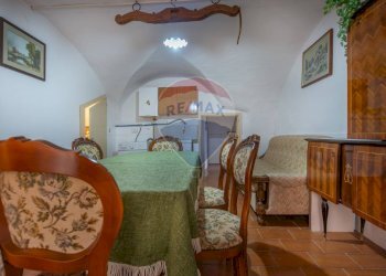 Sala da pranzo - Casa semi indipendente Vico del Forno
 
1, Villamagna - foto 29