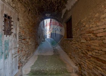 Hall / corridoio - Casa semi indipendente Vico del Forno
 
1, Villamagna - foto 36