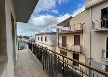 Balcone - Quadrilocale Via Enrico Cosenza
 
81, Sant'Agata di Militello - foto 9