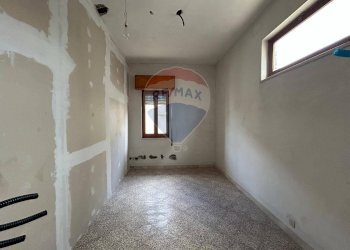 Stanza vuota - Quadrilocale Via Enrico Cosenza
 
81, Sant'Agata di Militello - foto 28