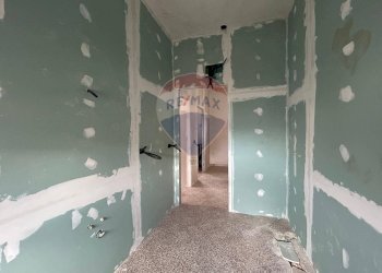 Hall / corridoio - Quadrilocale Via Enrico Cosenza
 
81, Sant'Agata di Militello - foto 31