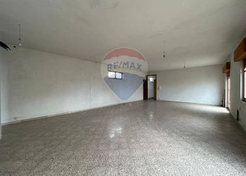 Stanza vuota - Quadrilocale Via Enrico Cosenza
 
81, Sant'Agata di Militello - foto 38