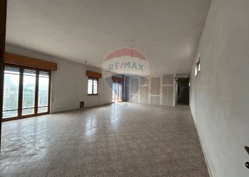 Stanza vuota - Quadrilocale Via Enrico Cosenza
 
81, Sant'Agata di Militello - foto 40