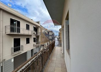 Balcone - Quadrilocale Via Enrico Cosenza
 
81, Sant'Agata di Militello - foto 43