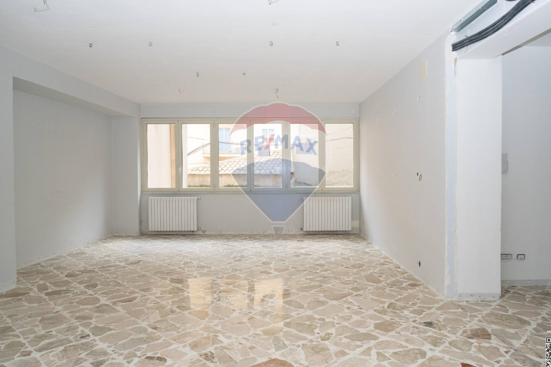 Stanza vuota - Locale Commerciale Via Roma
299, Enna - foto 2