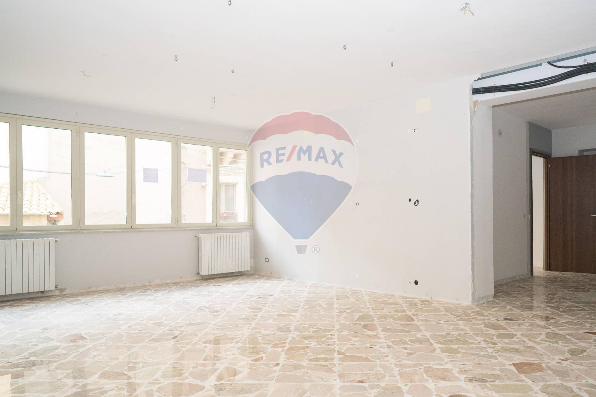 Stanza vuota - Locale Commerciale Via Roma
299, Enna - foto 3