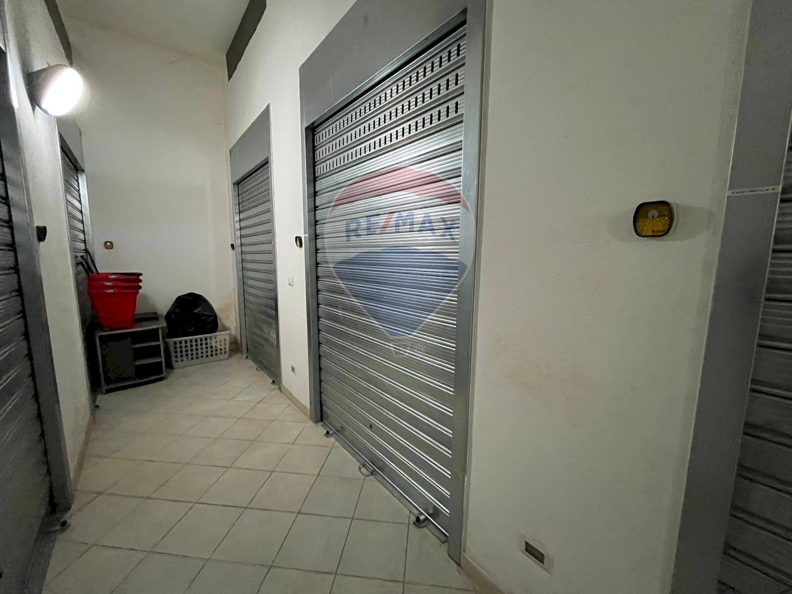 Lavanderia - Cantina / Solaio Via Luigi Milella
28, Bari - foto 3