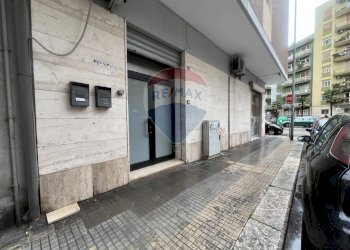 Edificio all\'aperto - Cantina / Solaio Via Luigi Milella
 
28, Bari - foto 1