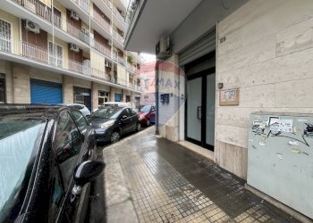 Edificio all\'aperto - Cantina / Solaio Via Luigi Milella
 
28, Bari - foto 2