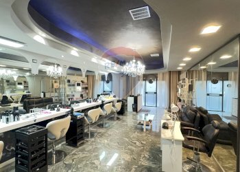 Salone - Shop Via Primo Savani
 
3, Parma - photo 1